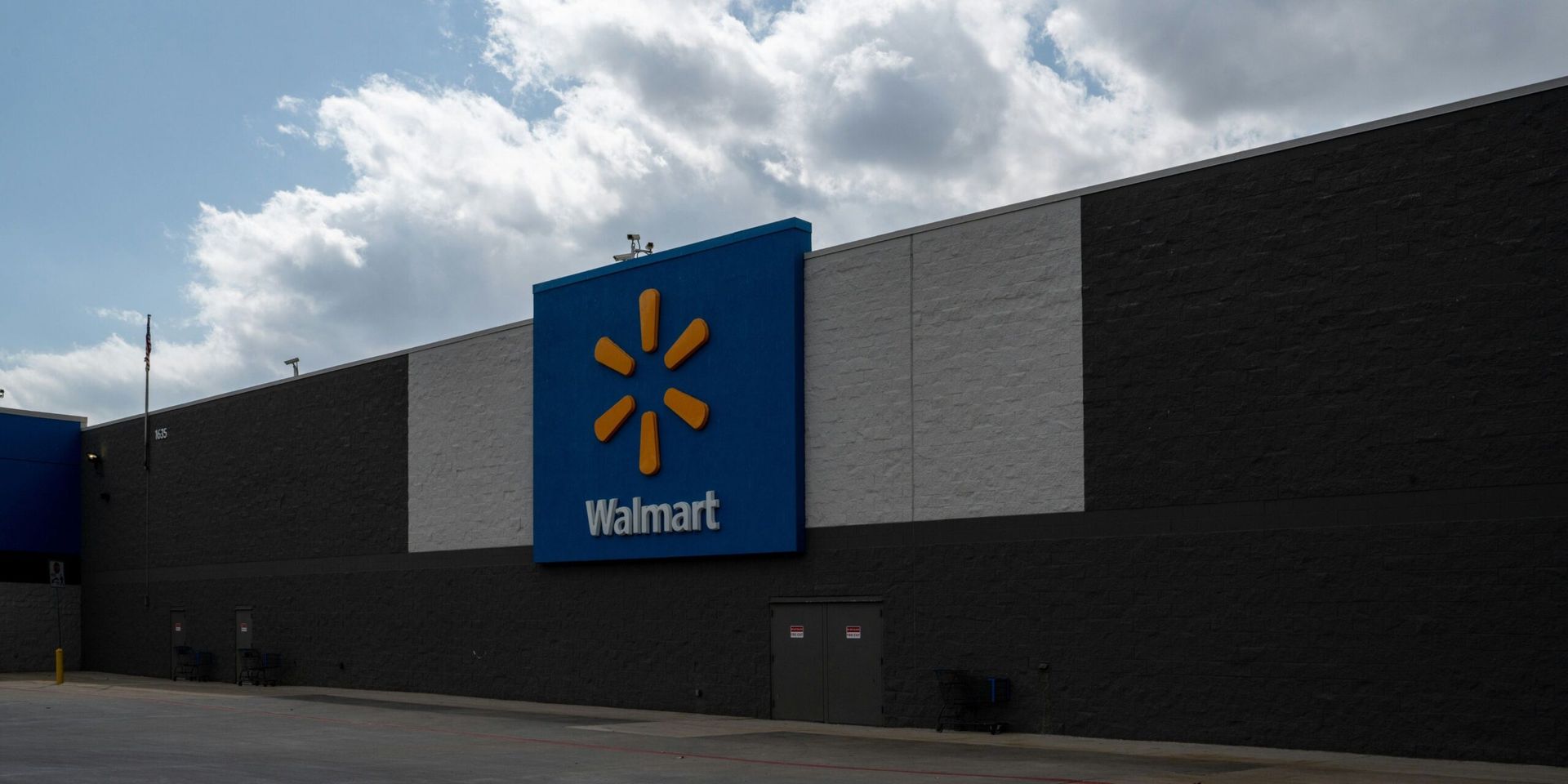 Walmart to Cut 1,500 Corporate Jobs Amid Restructuring Efforts