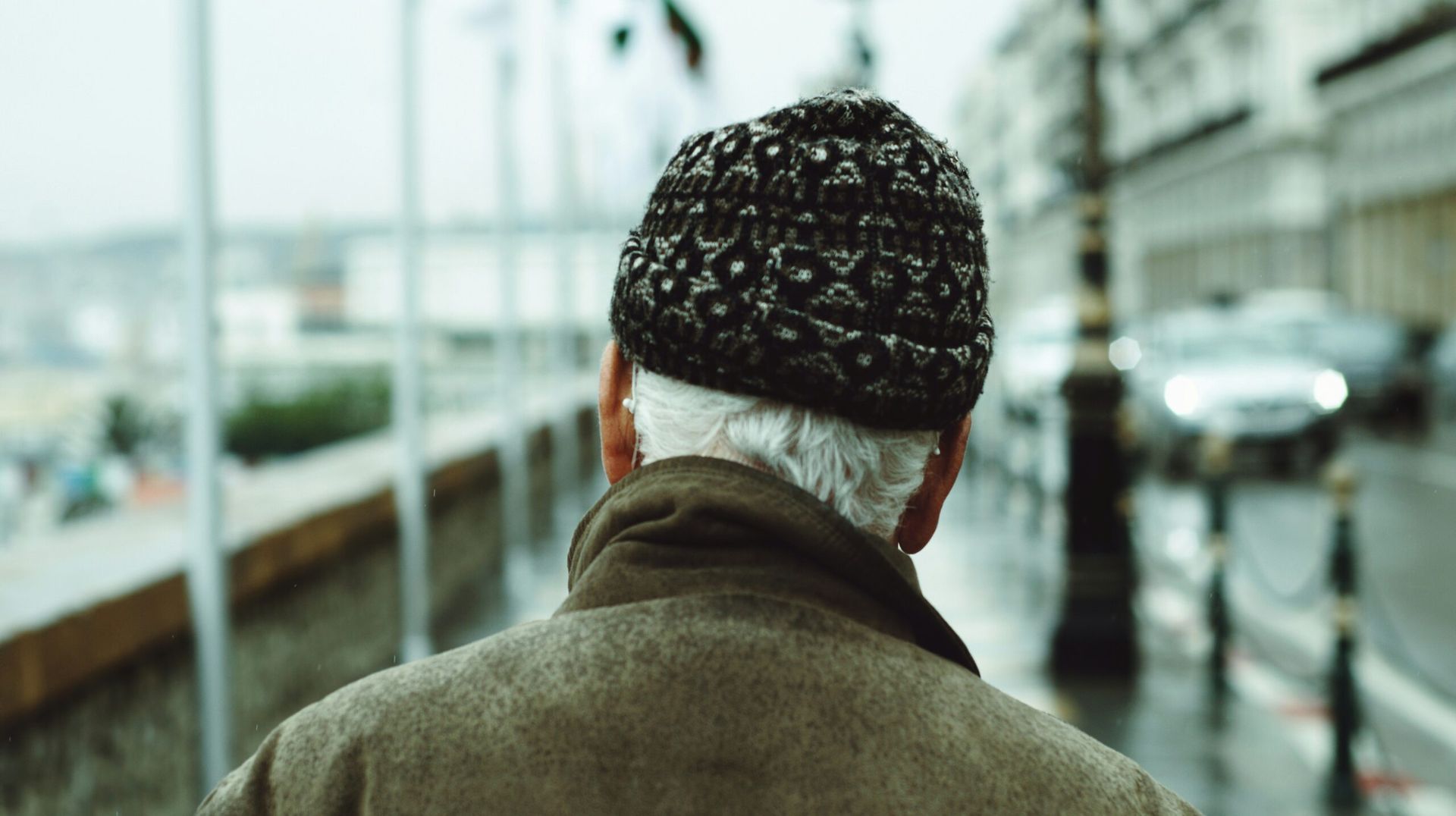 Bob works ntznfjgtjpk unsplash