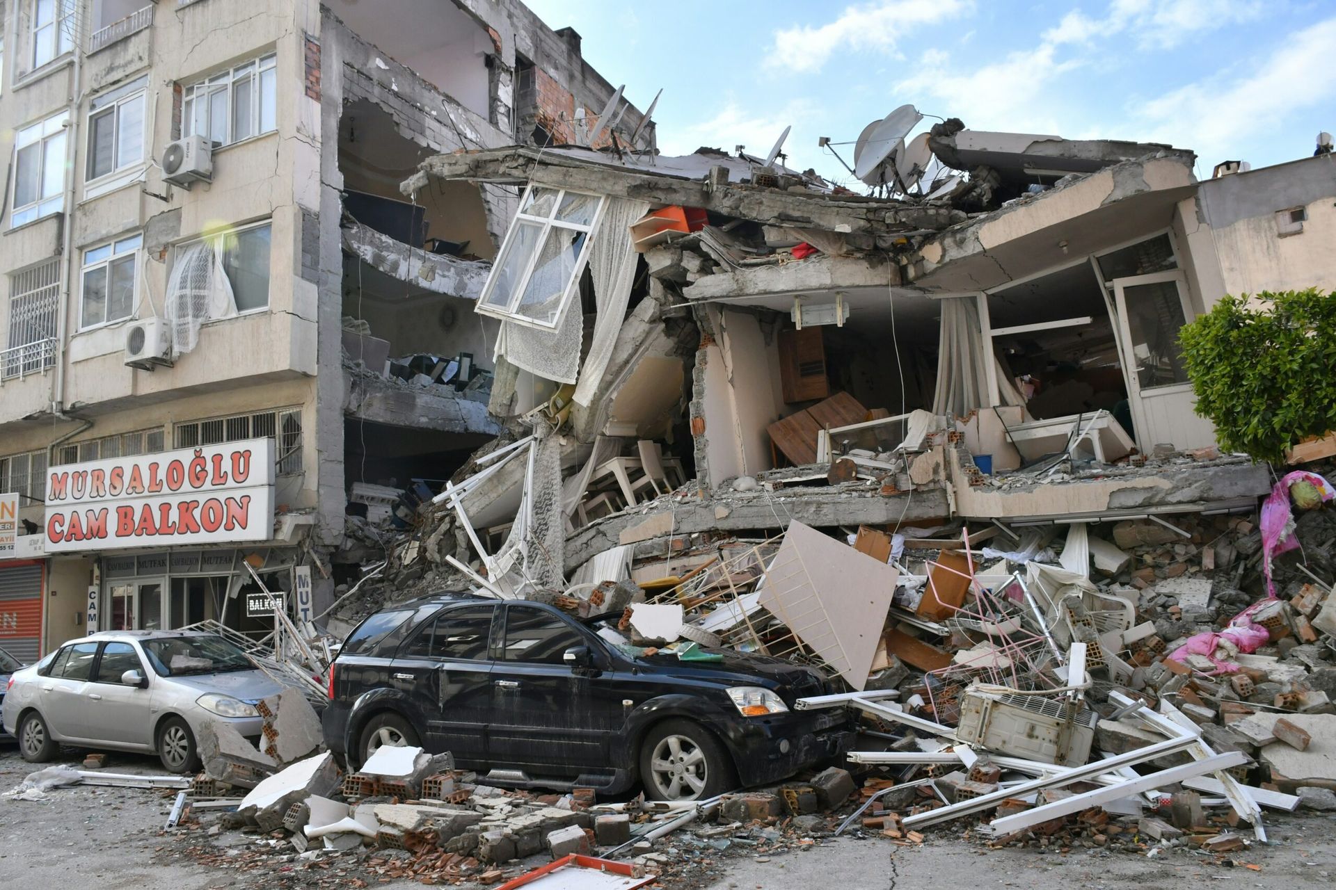 Devastating Earthquake Strikes Japan