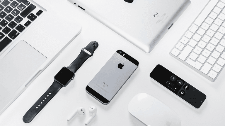 Apple Introduces the iPhone SE 3 with 5G – March 8, 2022
