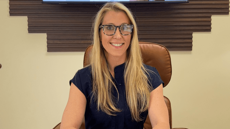 Dr. lindsay fry