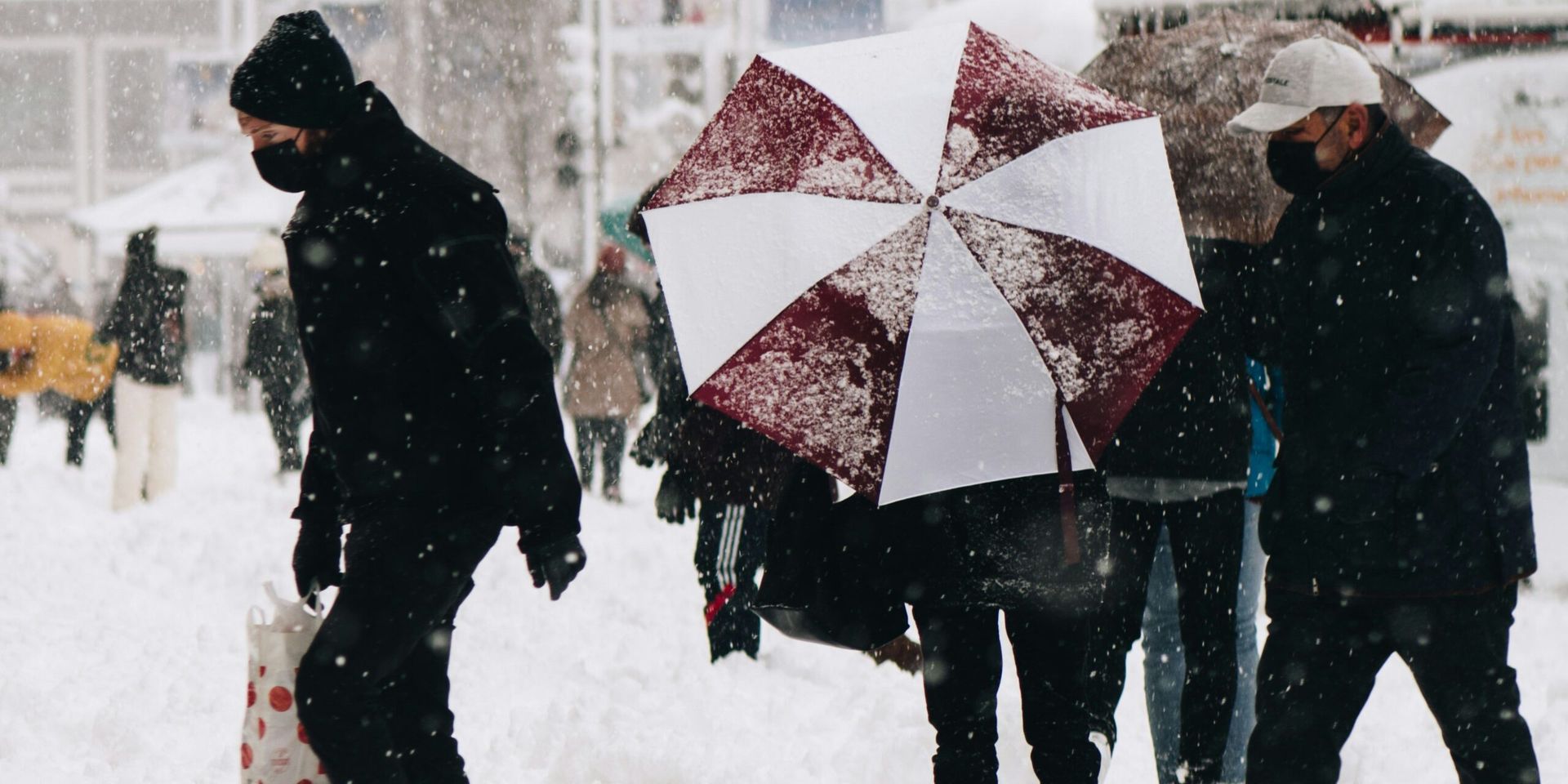 Respiratory Illnesses Surge Nationwide Amid Holiday Travel and Winter Gatherings