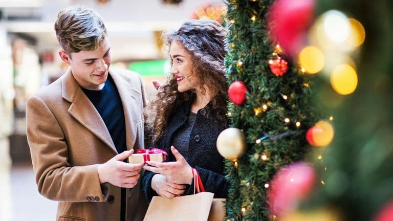 Consumers Embrace Extended Cyber Monday Deals as Holiday Shopping Season Begins