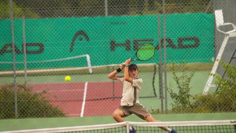 Coco Gauff Powers into French Open Quarterfinals with Dominant Victory