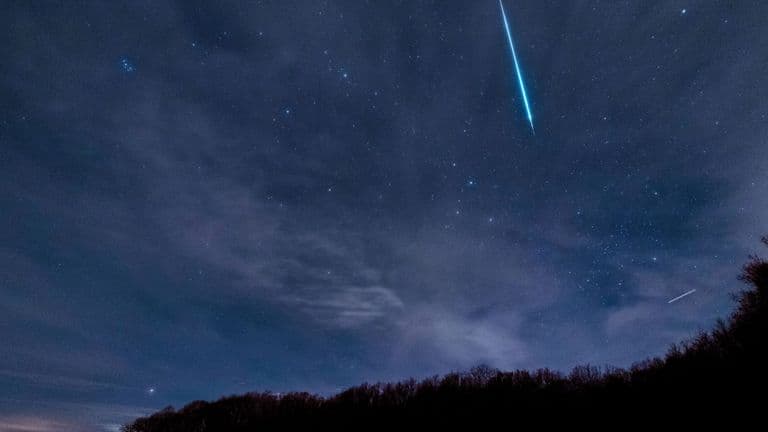 Spectacular Fireball Lights Up Central U.S. Skies