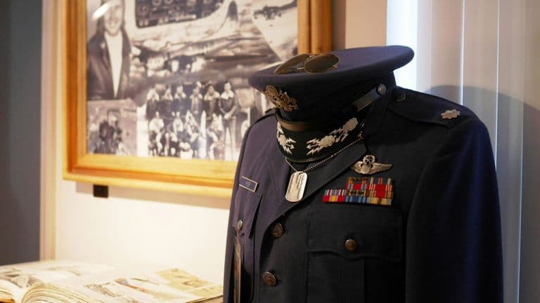 Washington Commanders Honor GM Bobby Beathard: A Tribute to a Legendary Leader