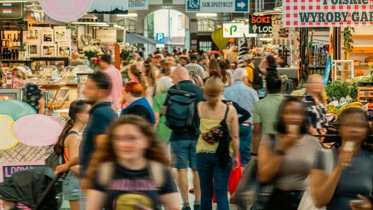 Consumer Confidence Index Drops to Lowest Level Since 2014 in January 2026