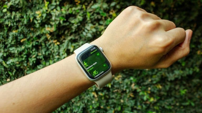 FDA Clears First-Ever Antioxidant Tracker in Smartwatches
