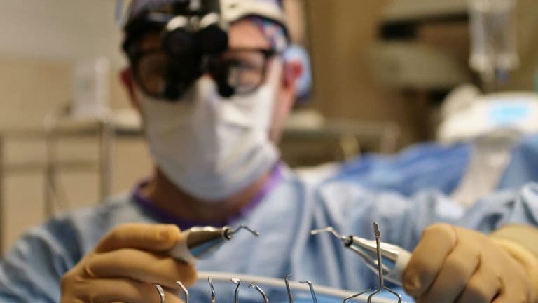 Scientists Develop Surgery-Free LASIK Alternative Using Electrical Stimulation