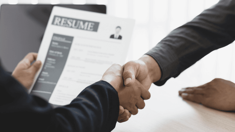 U.S. Job Market Shows Strong Recovery Despite Economic Concerns – August 17, 2022