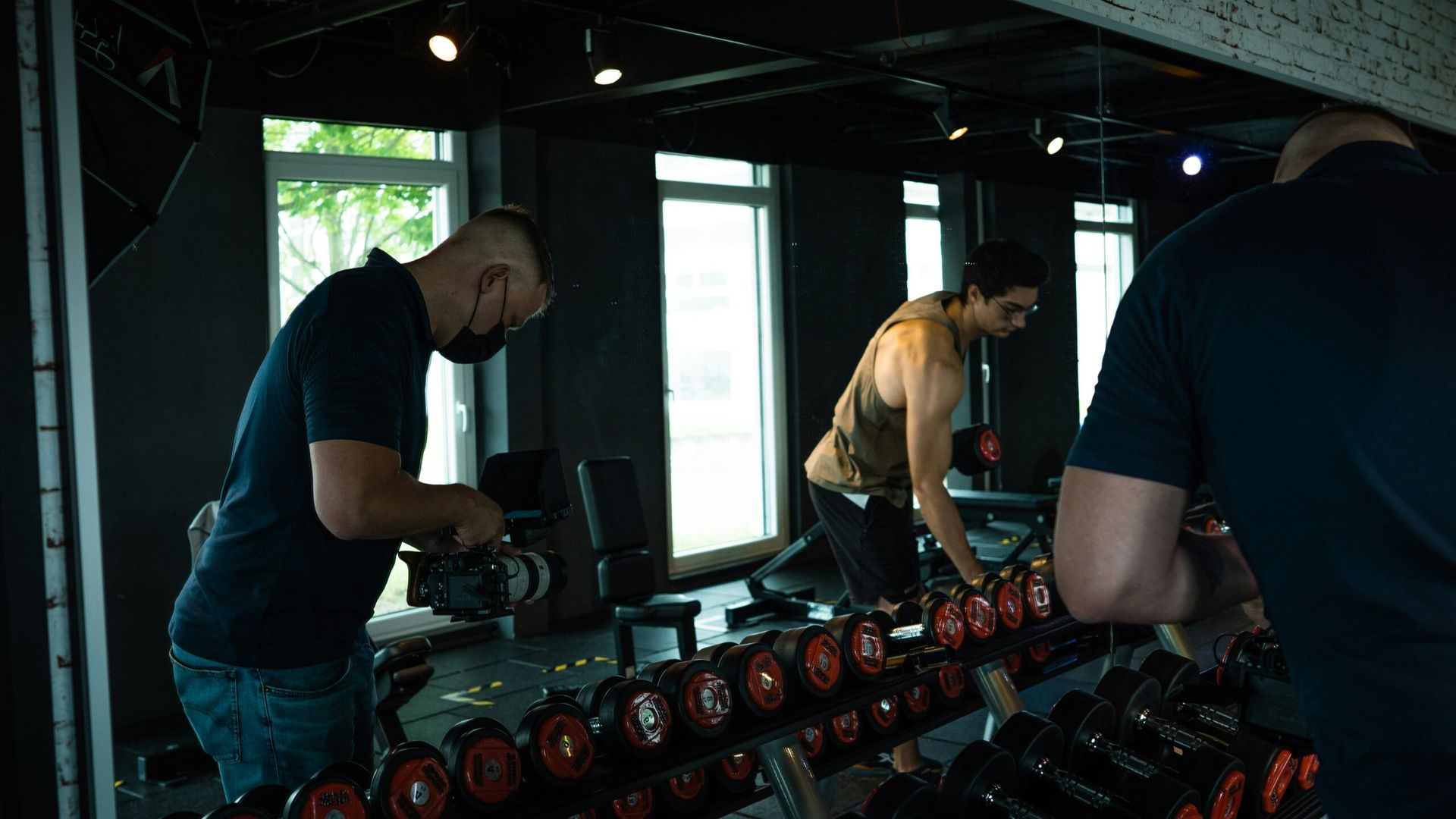 Virtual Fitness Revolution: Technology Transforms Men’s Workouts