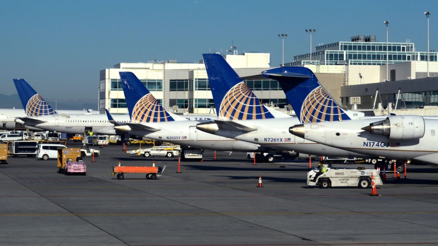 United airlines increases membership fees for lounges and rewards credit