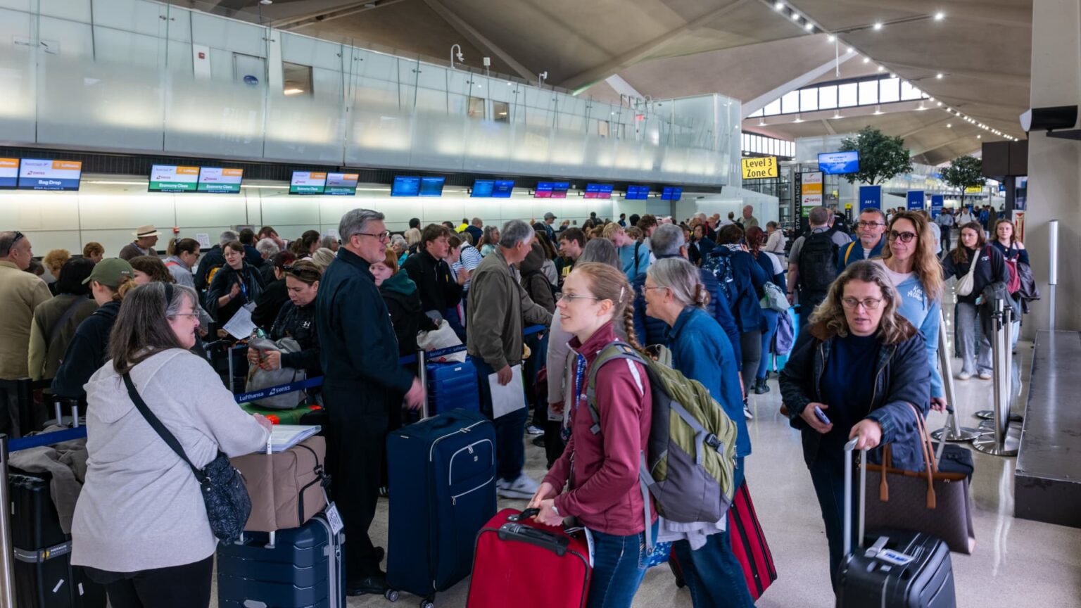 Newark flight delays caused by air traffic control issues