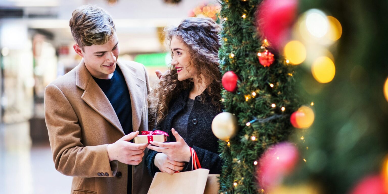 Consumers Embrace Extended Cyber Monday Deals as Holiday Shopping Season Begins